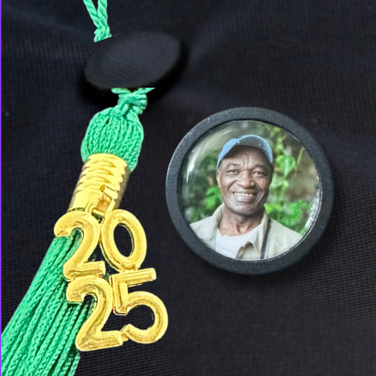 Black Graduation Cap Tassel Pin Wooden