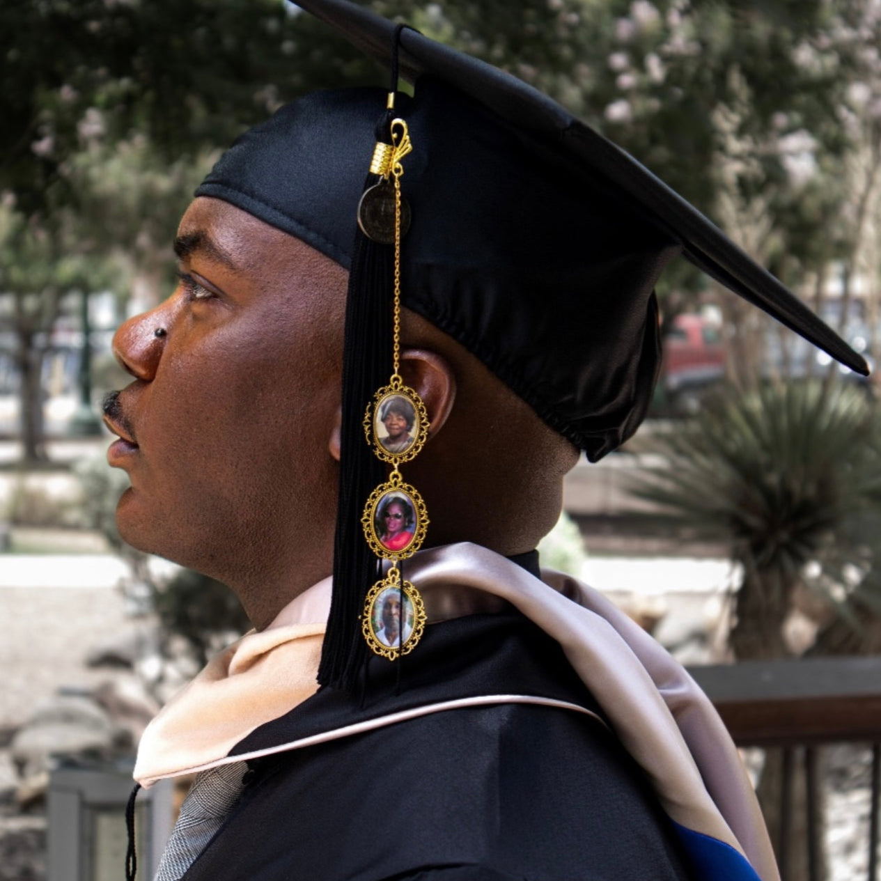 Graduation Memory tassel with photo charm 
